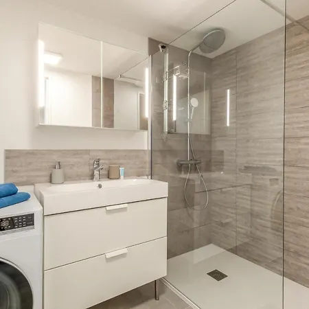 Adelaide Apartman *